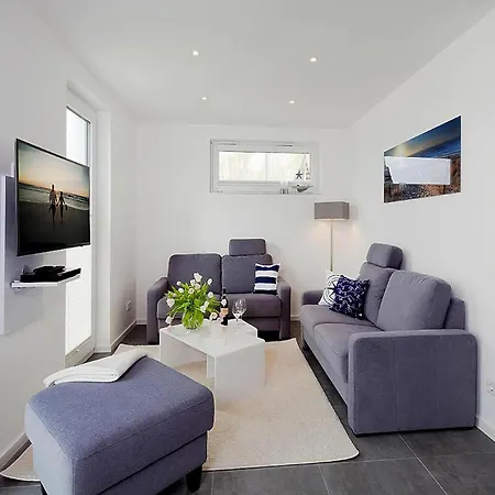 Holiday home Am Yachthafen In Peenemunde