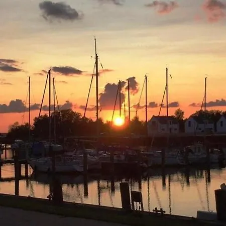 Am Yachthafen In Peenemunde