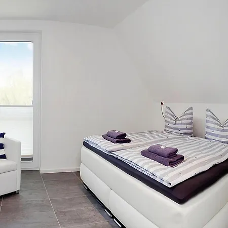 Am Yachthafen In Peenemunde